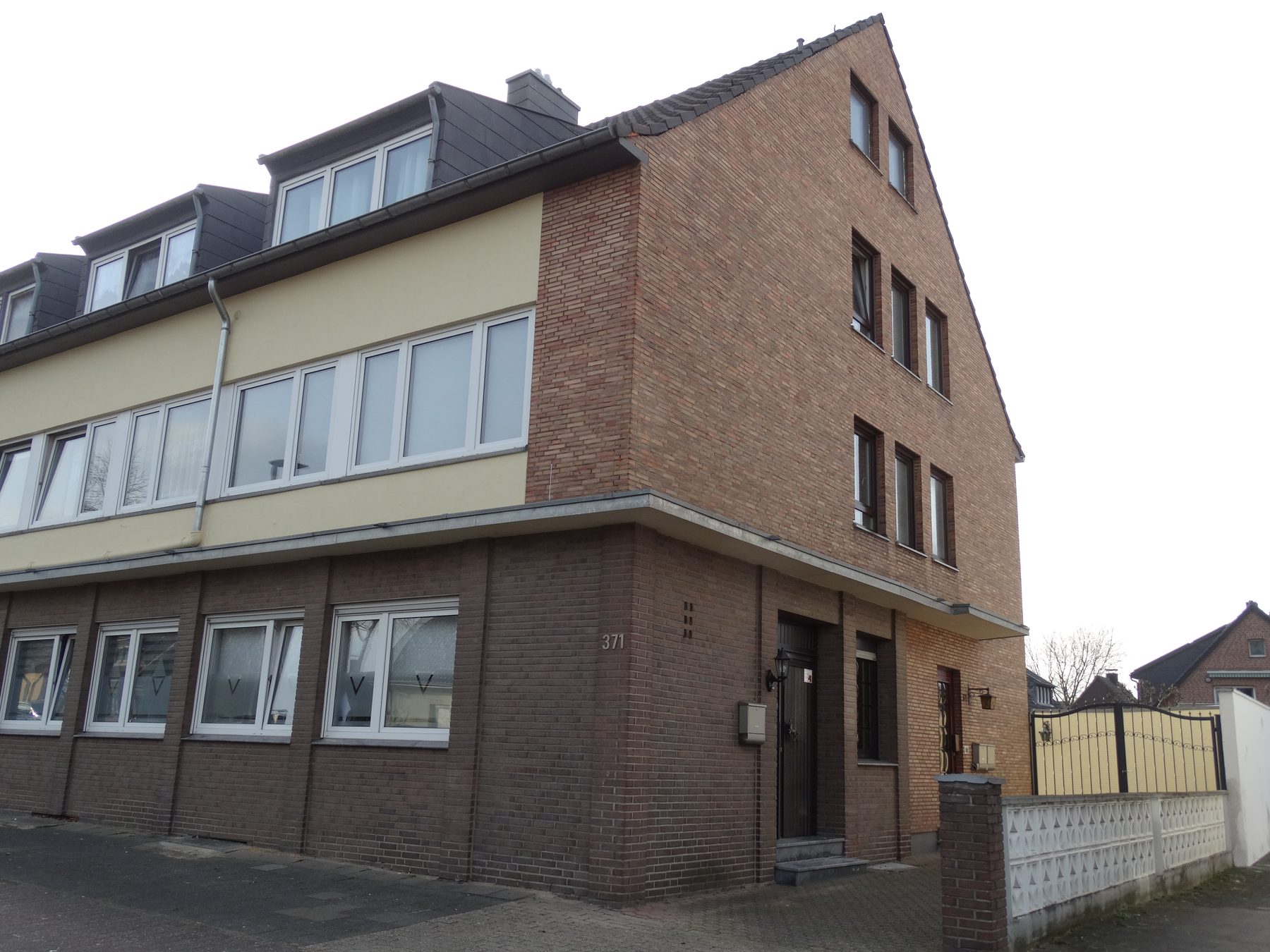 Mehrfamilienhaus aus dem Bestand von CGJ Immobilien